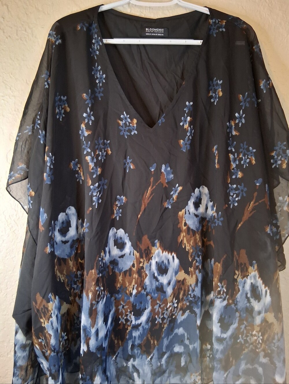 BloomChic Black Sheer V-Neck Tunic with Blue and Brown Floral Print SZ 22